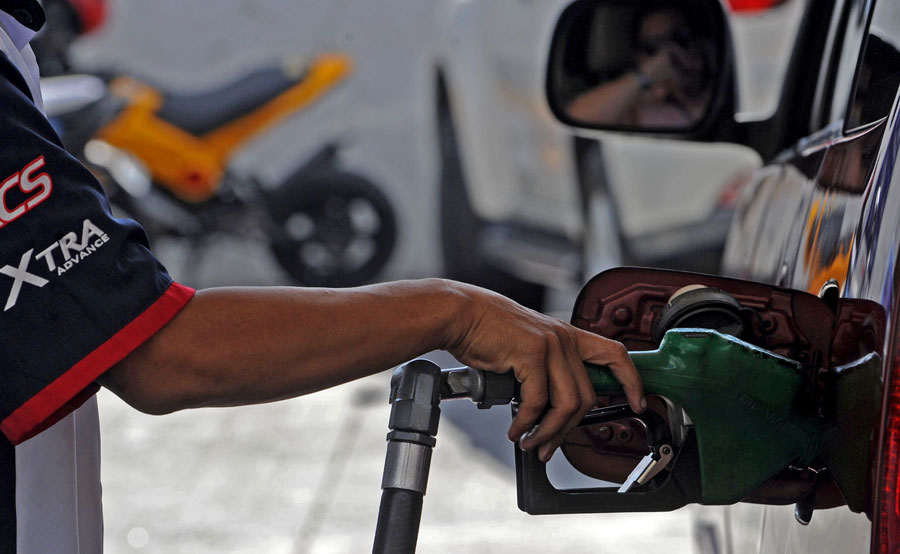 Oil Price Hike Muling Nakaamba Sa Martes Police Files Tonite